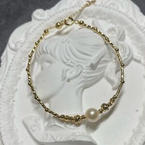 Gold Tone Freshwater Pearl Bracelet